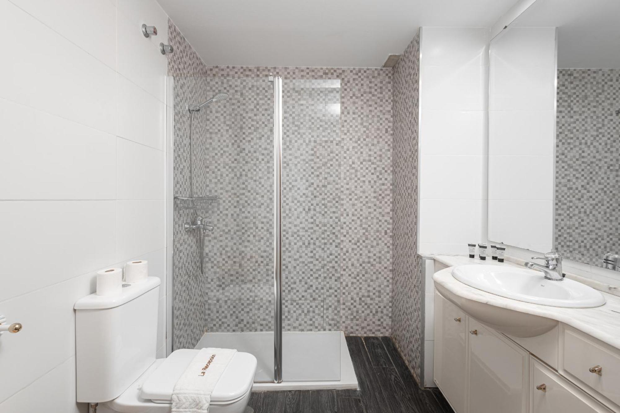 C103 - Sunny Terrace, Old Town Views Apartment Malaga Ngoại thất bức ảnh