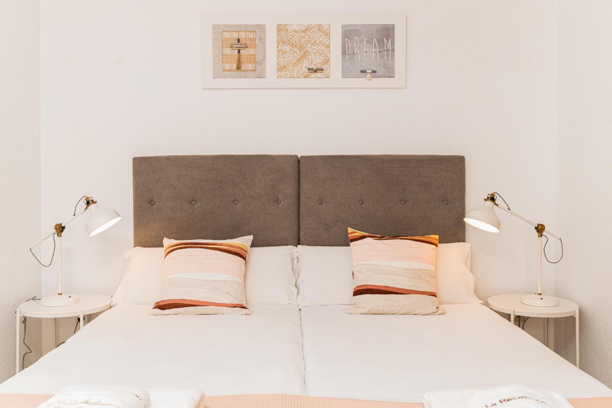 C103 - Sunny Terrace, Old Town Views Apartment Malaga Ngoại thất bức ảnh