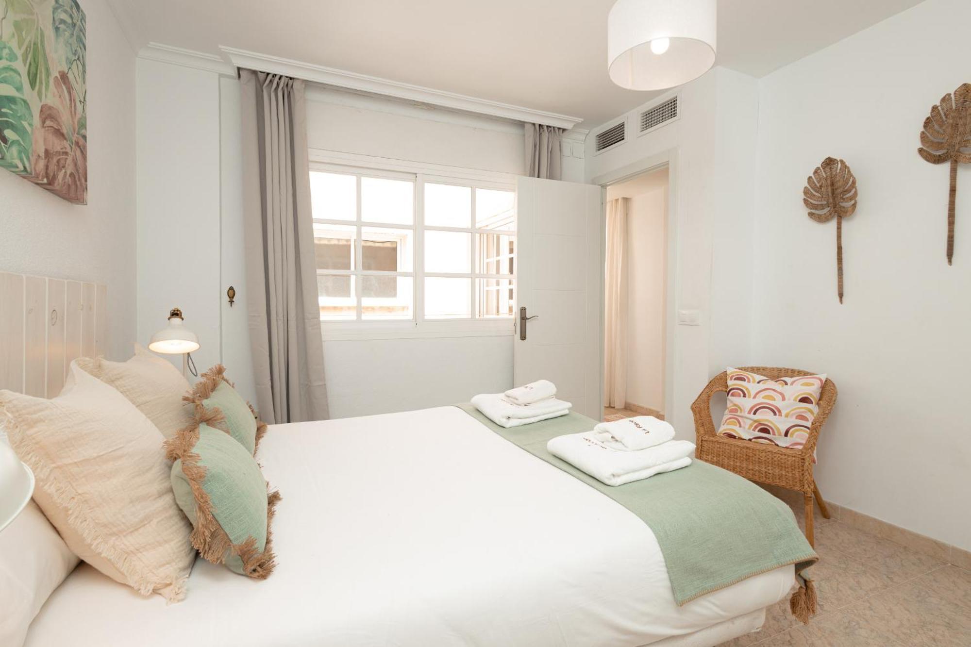 C103 - Sunny Terrace, Old Town Views Apartment Malaga Ngoại thất bức ảnh